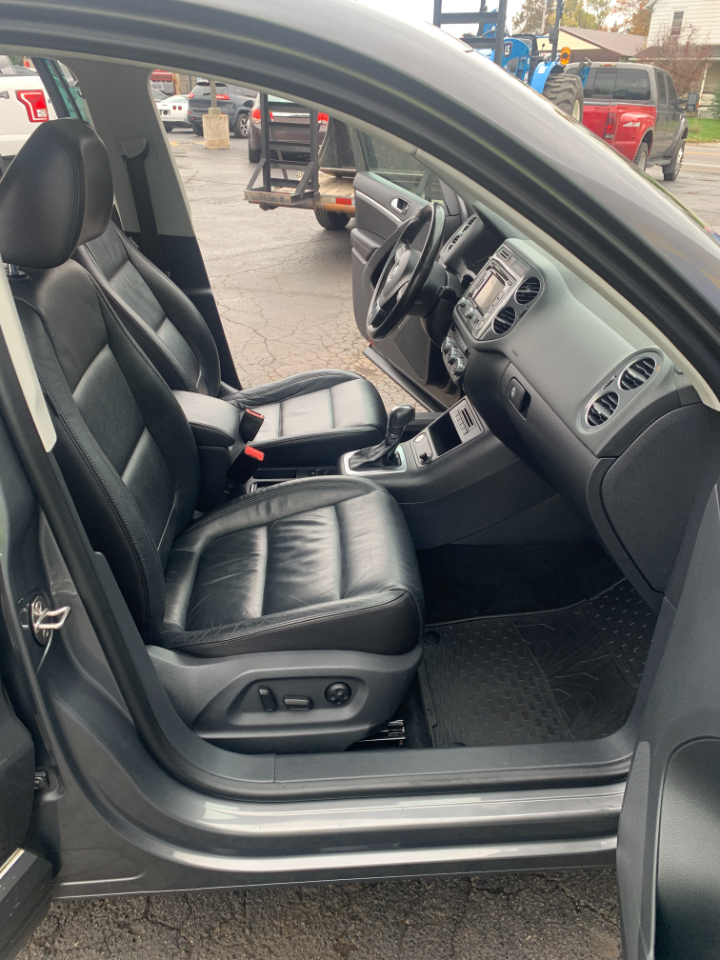 Volkswagen Tiguan 2WD 4dr Auto SE w/Sunroof & Nav *Ltd Avail* 2013