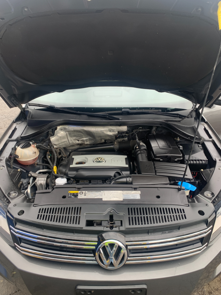Volkswagen Tiguan 2WD 4dr Auto SE w/Sunroof & Nav *Ltd Avail* 2013