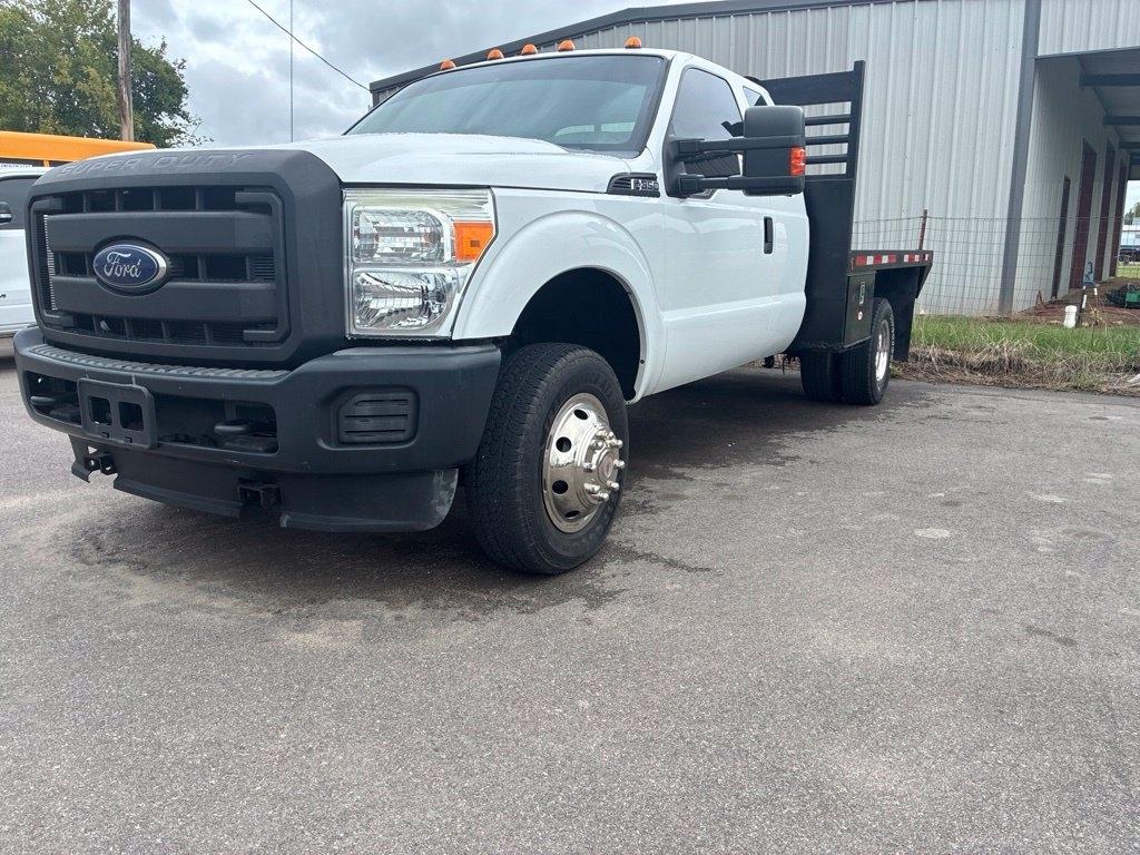 2016 Ford F-350 Super Duty Chassis Cab XLT
