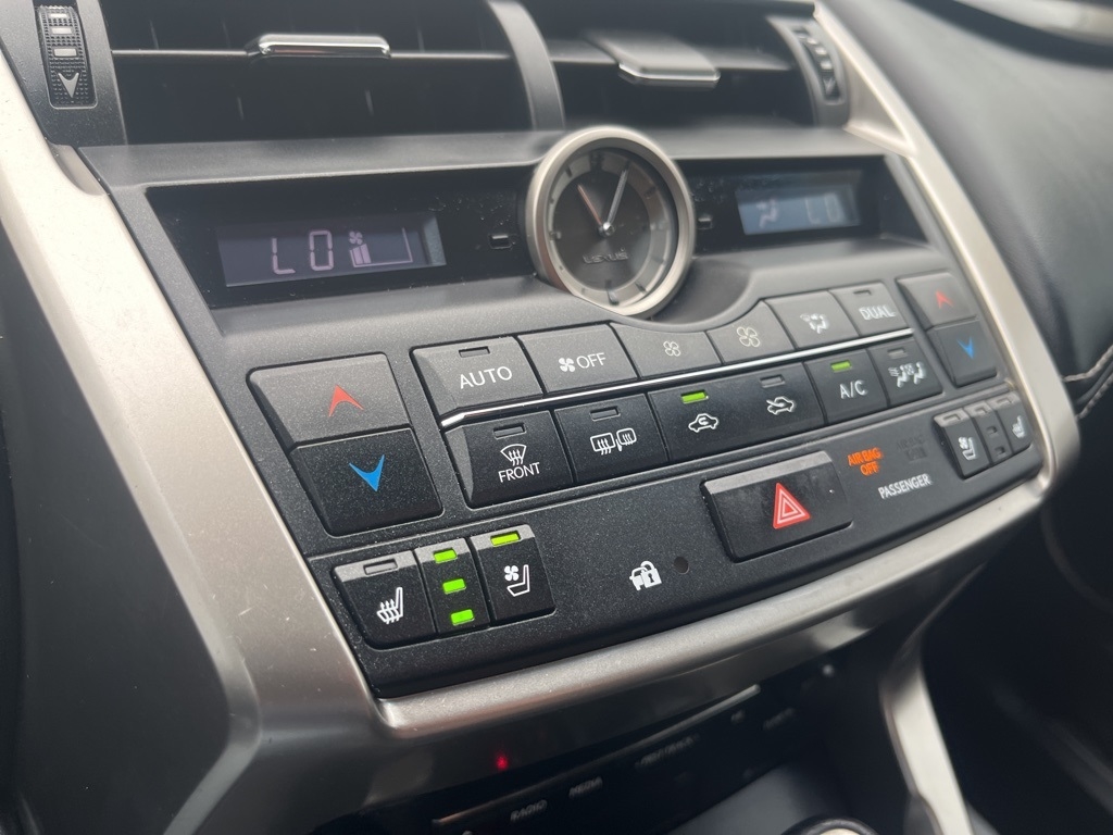 Lexus NX 200t  2015 Lexus NX 200t  2015