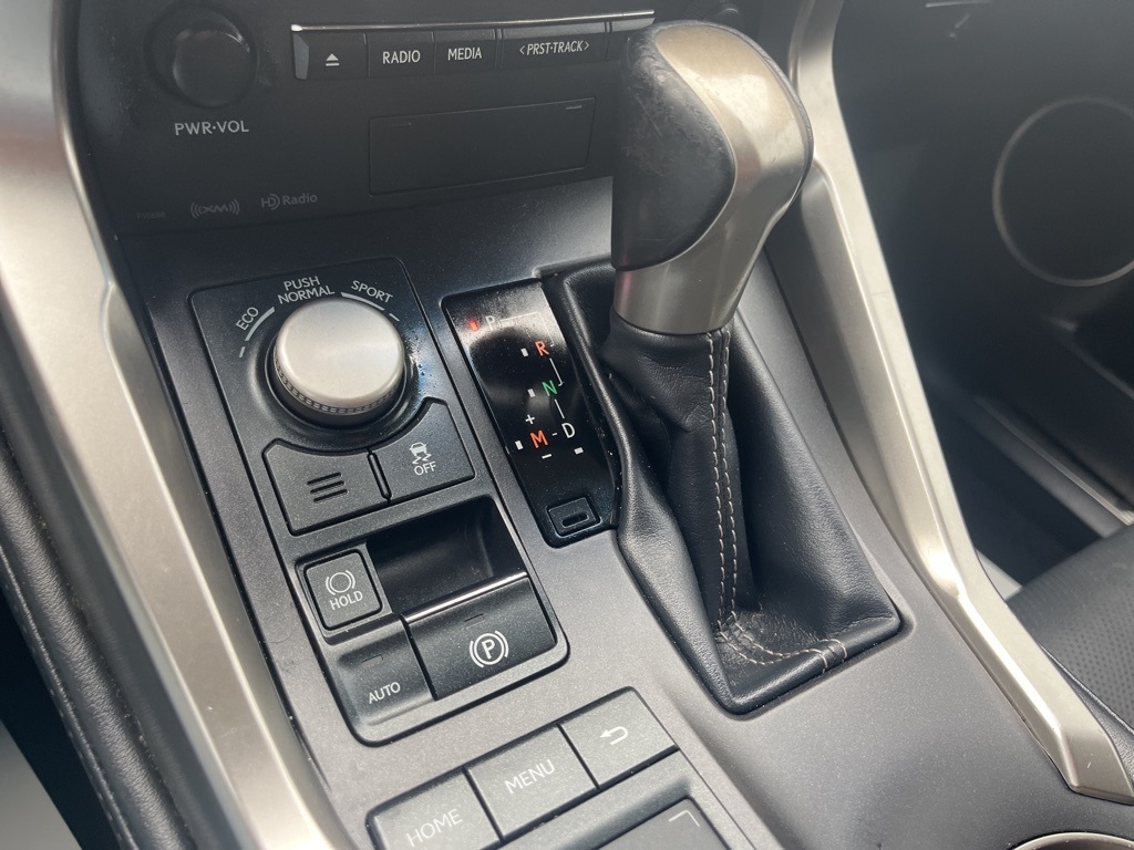 Lexus NX 200t  2015 Lexus NX 200t  2015