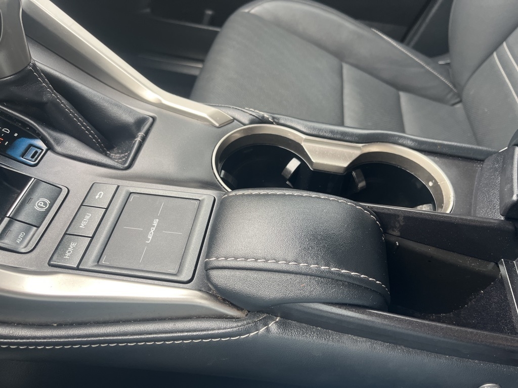 Lexus NX 200t  2015 Lexus NX 200t  2015