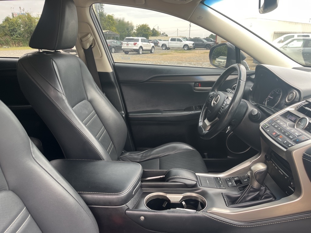 Lexus NX 200t  2015 Lexus NX 200t  2015