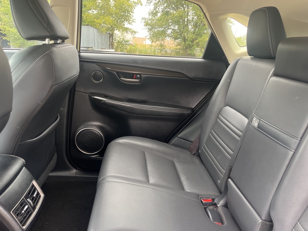 Lexus NX 200t  2015 Lexus NX 200t  2015