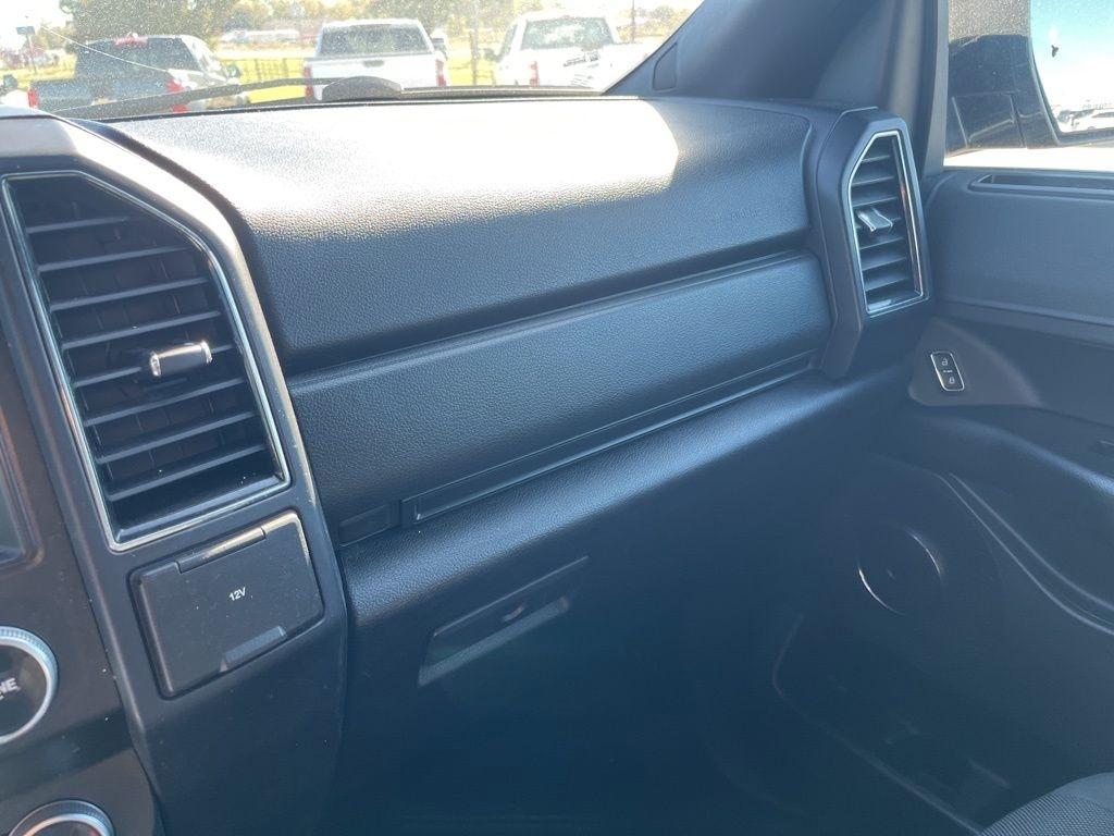 Ford Expedition  2021