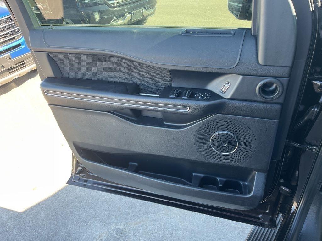 Ford Expedition  2021