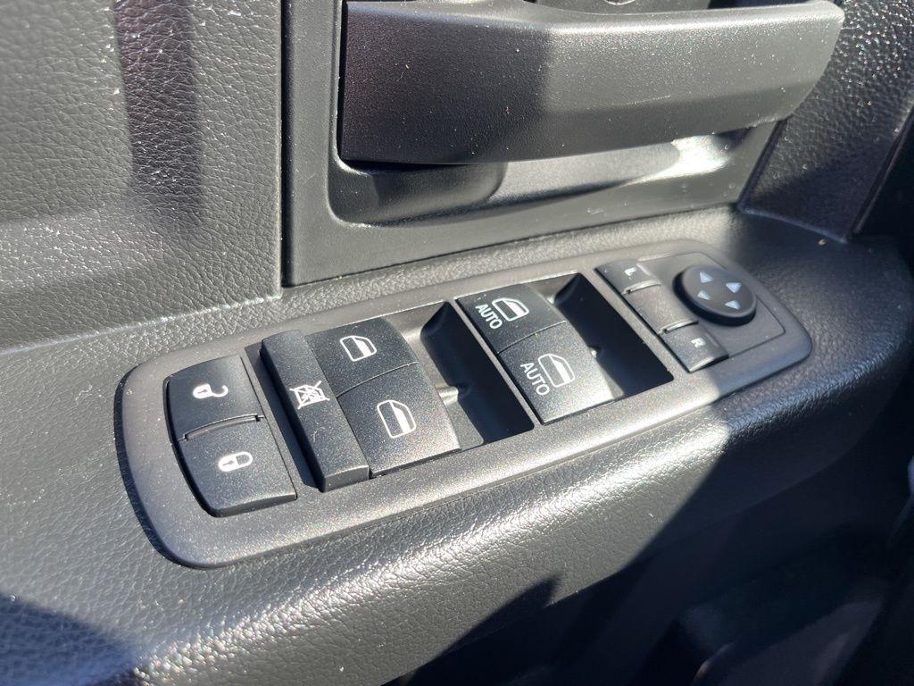 RAM 1500 Classic  2024