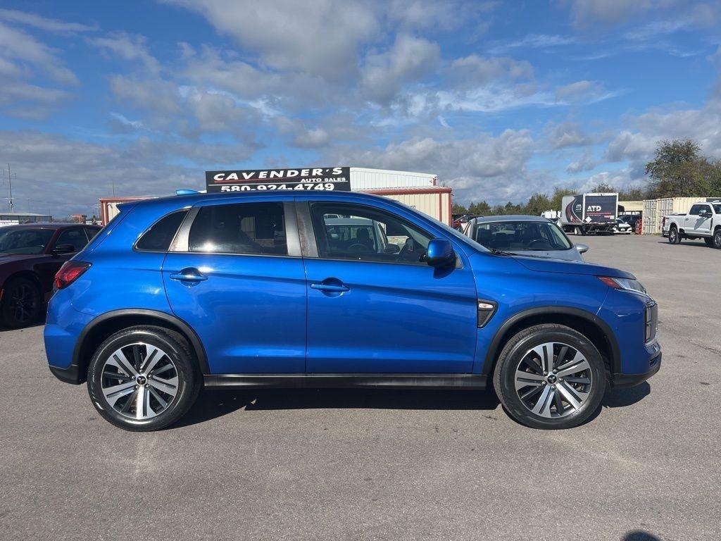 Mitsubishi Outlander Sport  2021