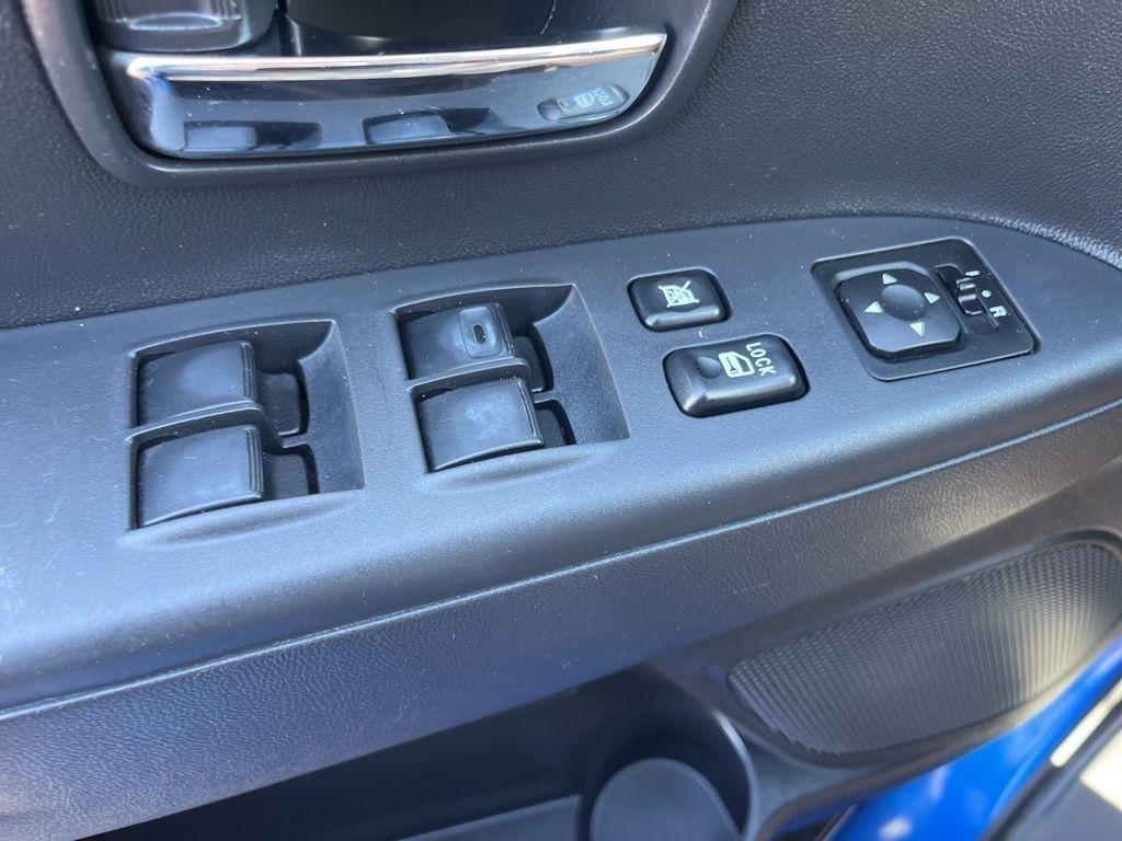 Mitsubishi Outlander Sport  2021