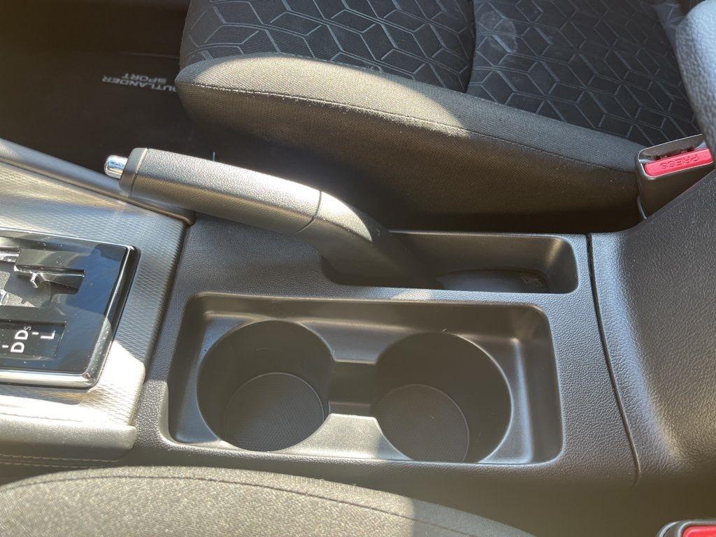 Mitsubishi Outlander Sport  2021