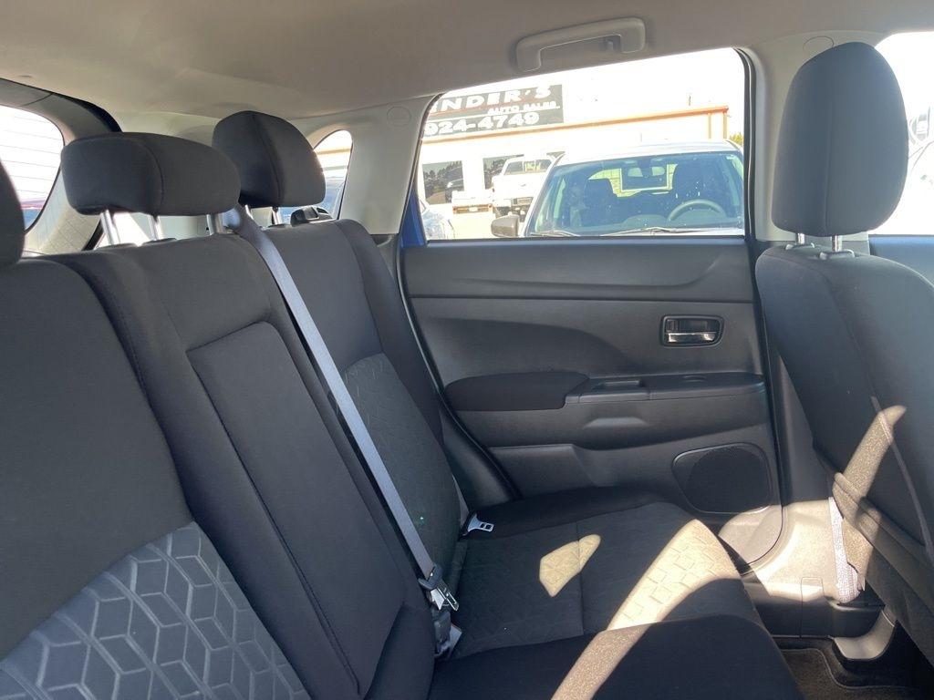 Mitsubishi Outlander Sport  2021