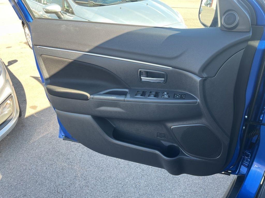 Mitsubishi Outlander Sport  2021