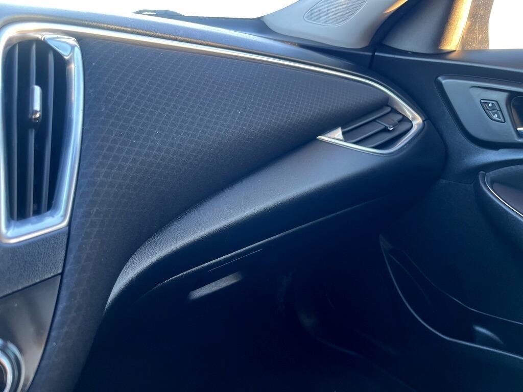 Chevrolet Malibu  2021