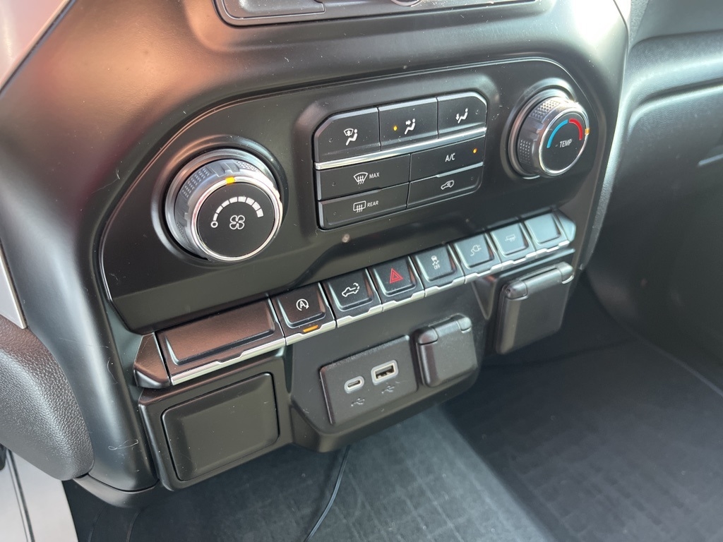 Chevrolet Silverado 1500  2021