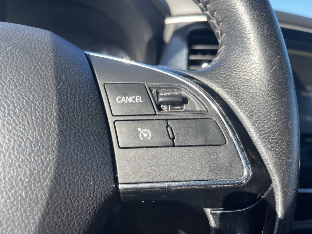 Mitsubishi Outlander  2020