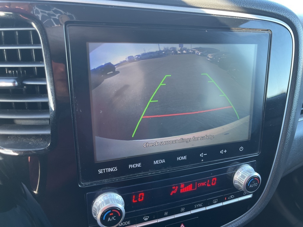 Mitsubishi Outlander  2020