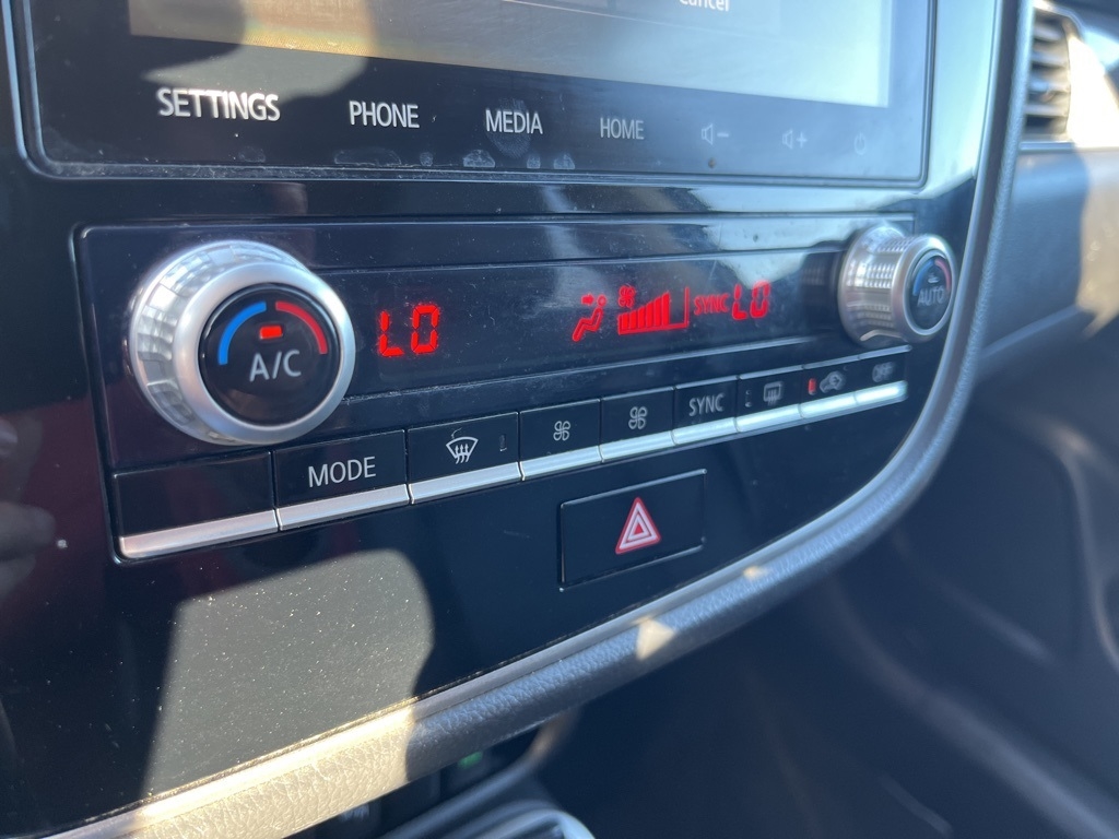 Mitsubishi Outlander  2020