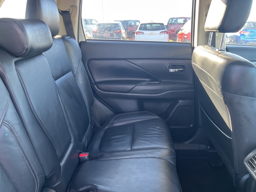 Mitsubishi Outlander  2020