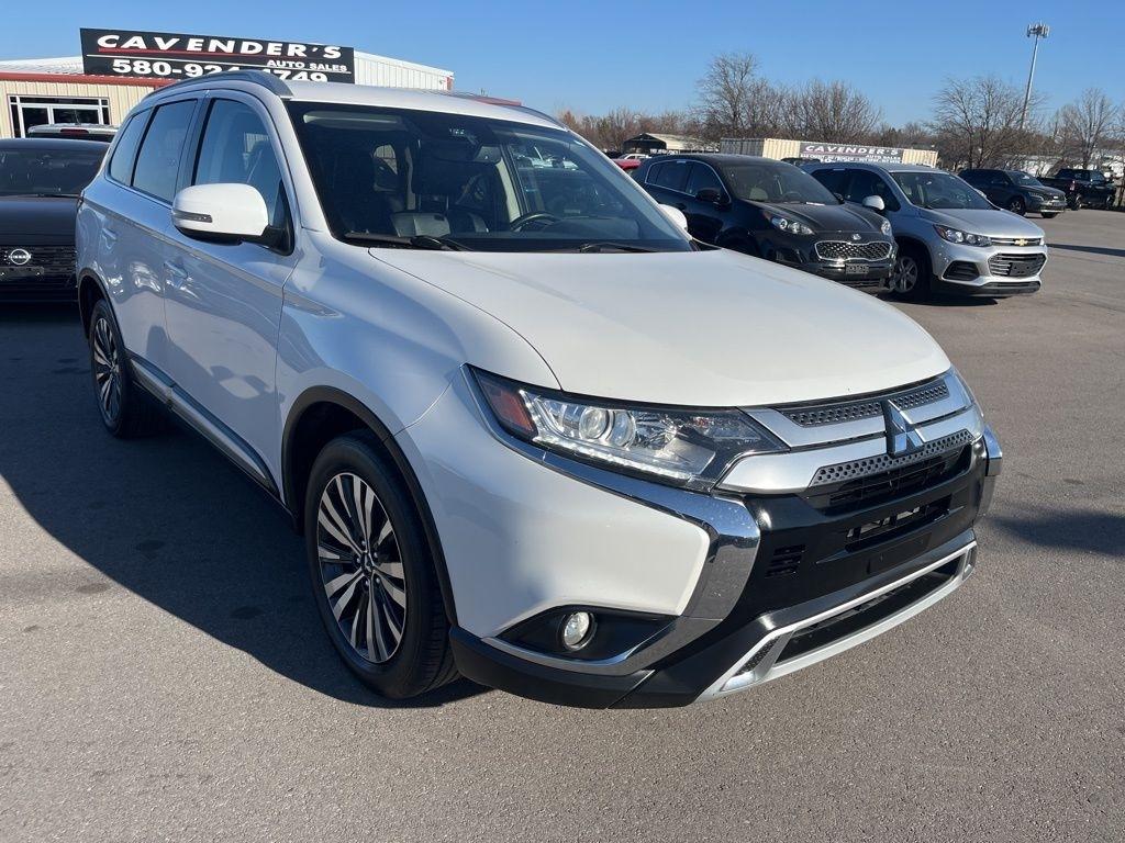 Mitsubishi Outlander  2020