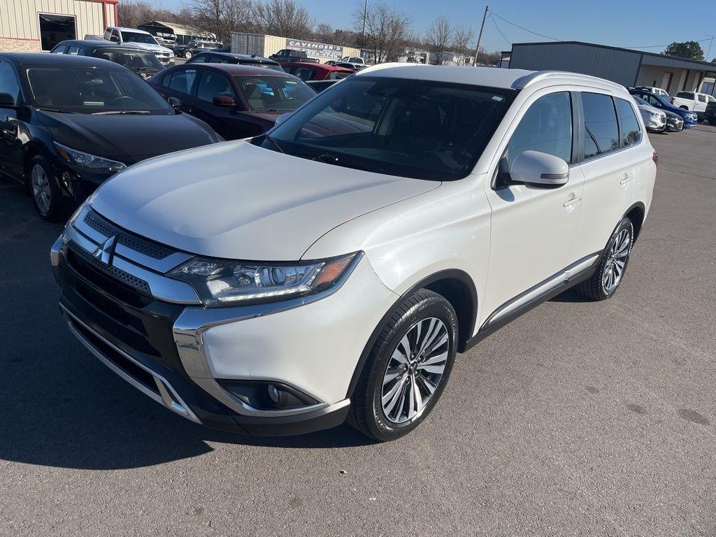 Mitsubishi Outlander  2020