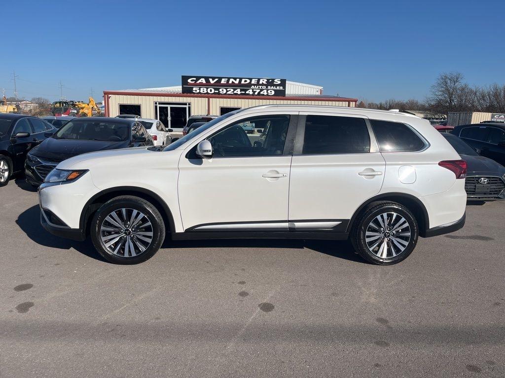 Mitsubishi Outlander  2020