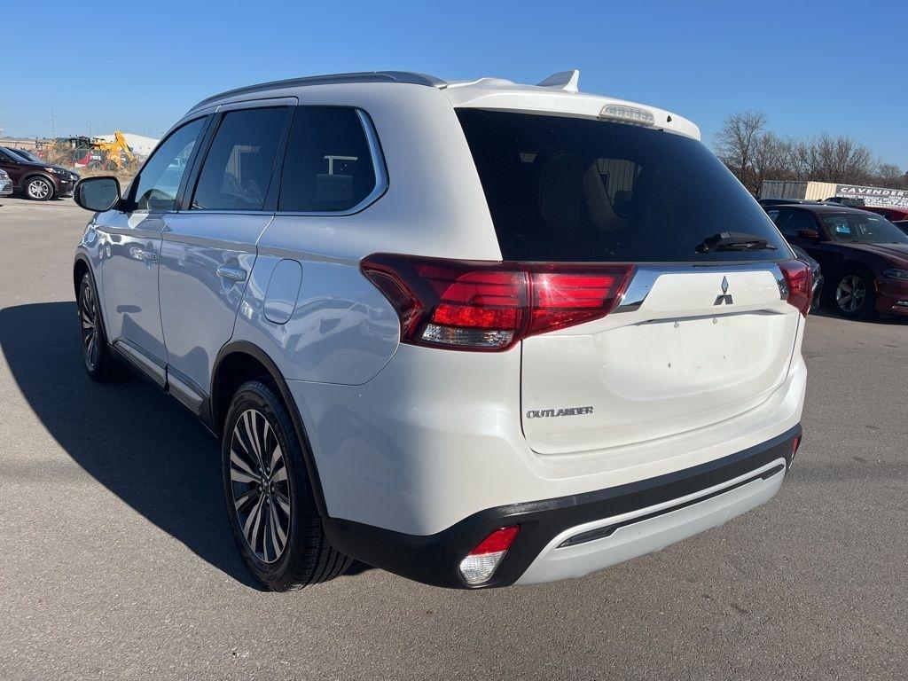 Mitsubishi Outlander  2020