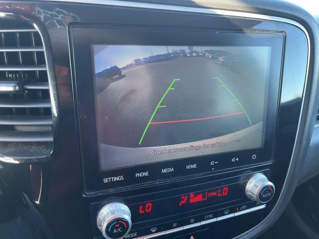 Mitsubishi Outlander  2020