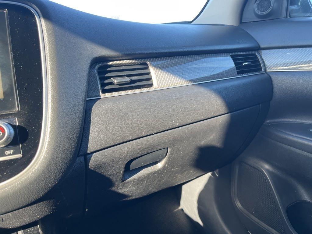 Mitsubishi Outlander  2020