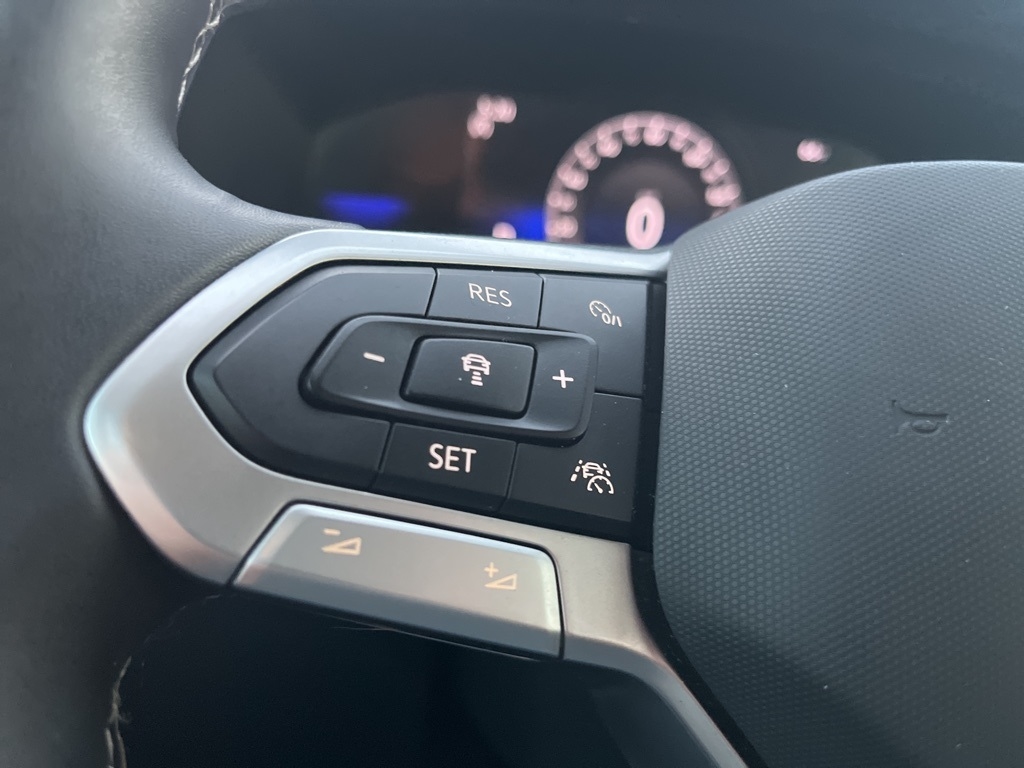 Volkswagen Taos  2024