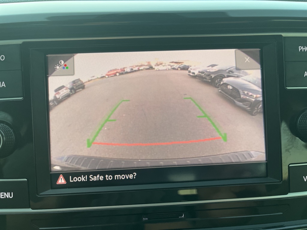 Volkswagen Taos  2024