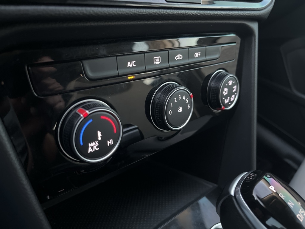 Volkswagen Taos  2024