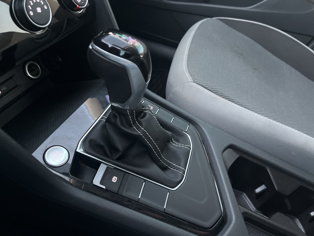 Volkswagen Taos  2024