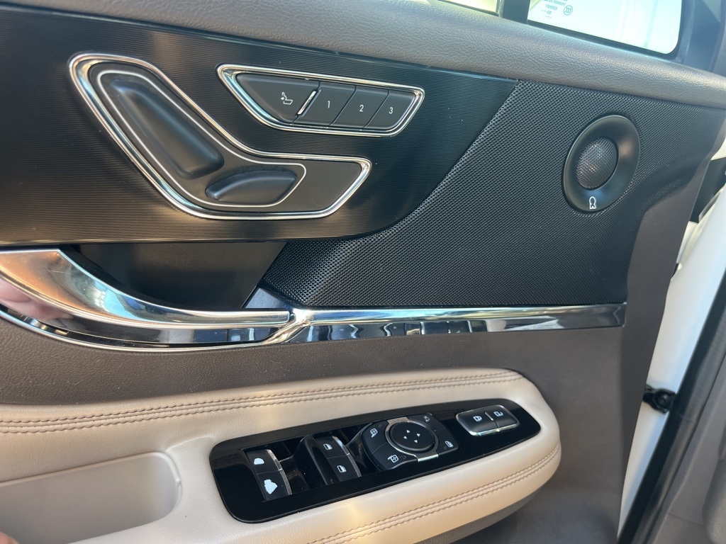 Lincoln Corsair  2021