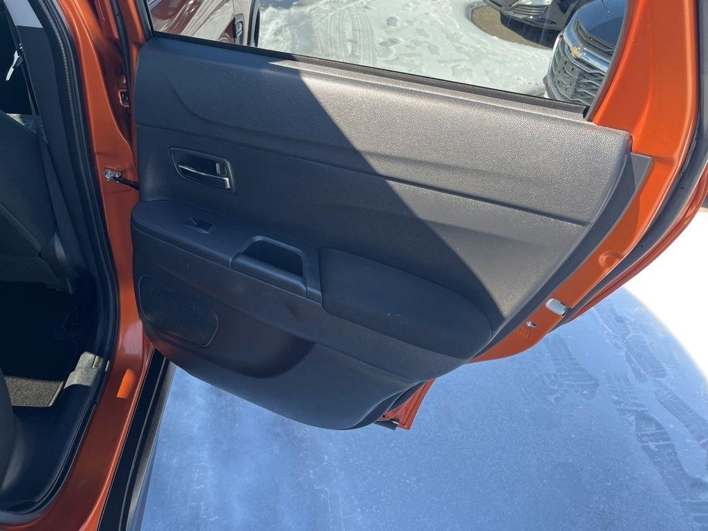 Mitsubishi Outlander Sport  2024