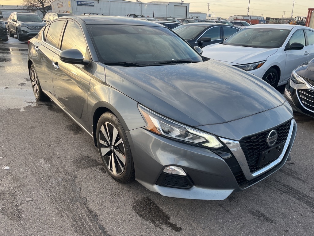Nissan Altima  2021