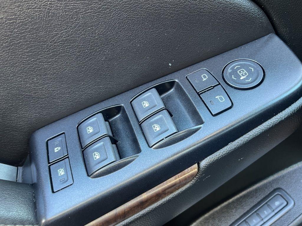 Chevrolet Suburban  2019