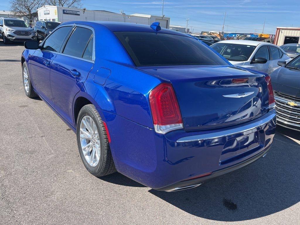 Chrysler 300  2019