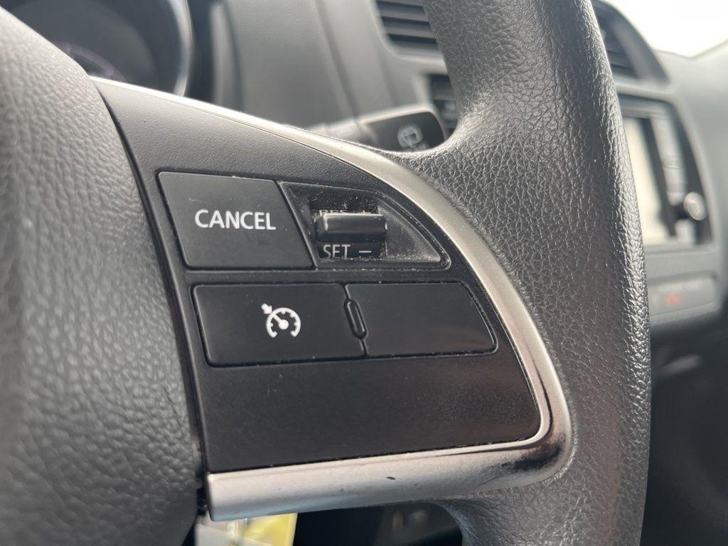 Mitsubishi Outlander Sport  2023