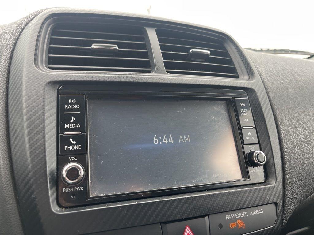 Mitsubishi Outlander Sport  2023