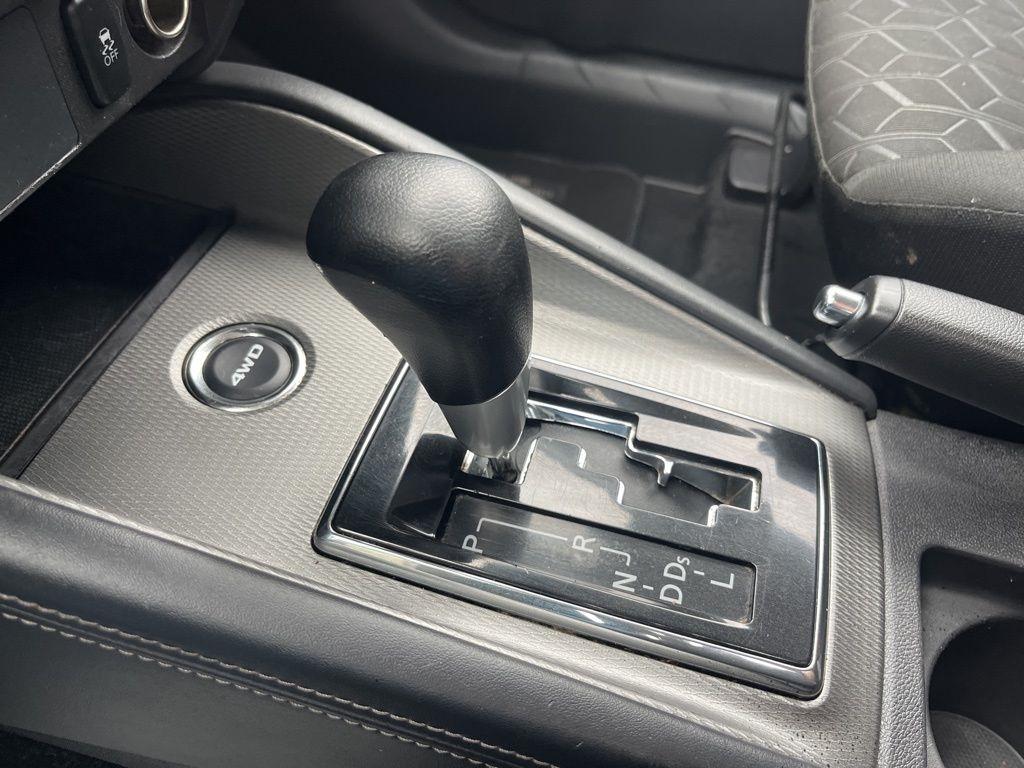 Mitsubishi Outlander Sport  2023