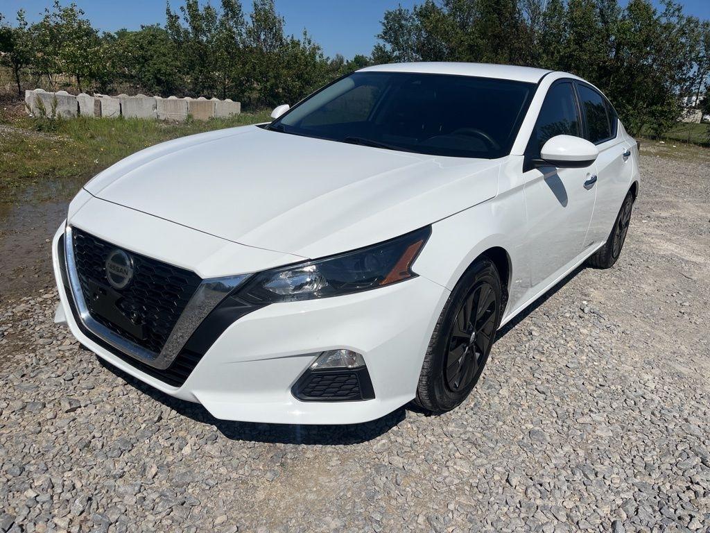 Nissan Altima  2022