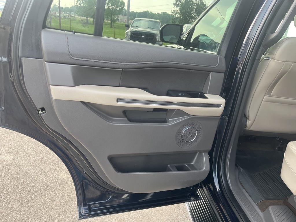 Ford Expedition  2021