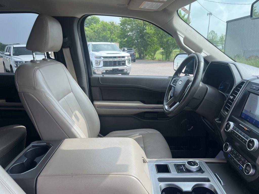 Ford Expedition  2021