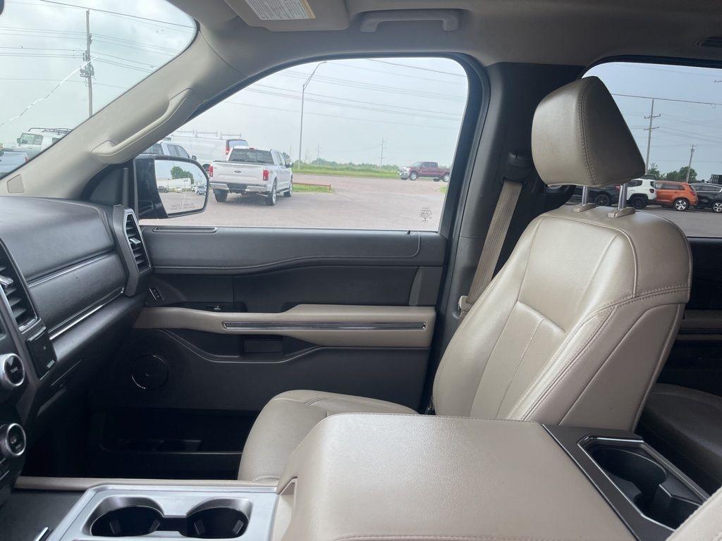Ford Expedition  2021
