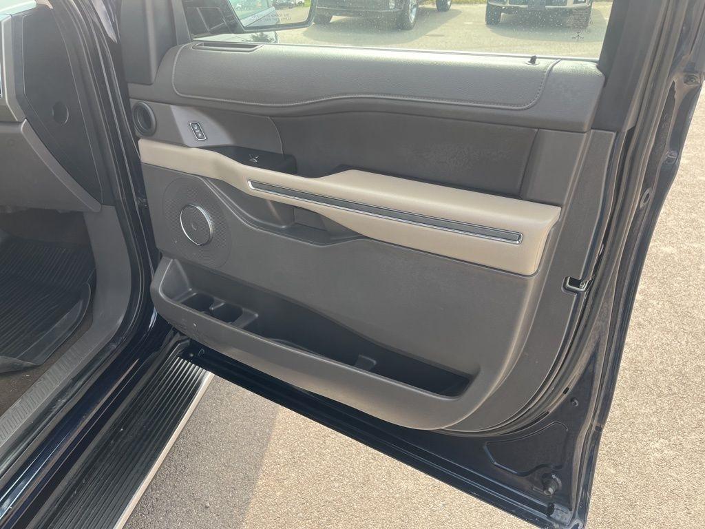 Ford Expedition  2021