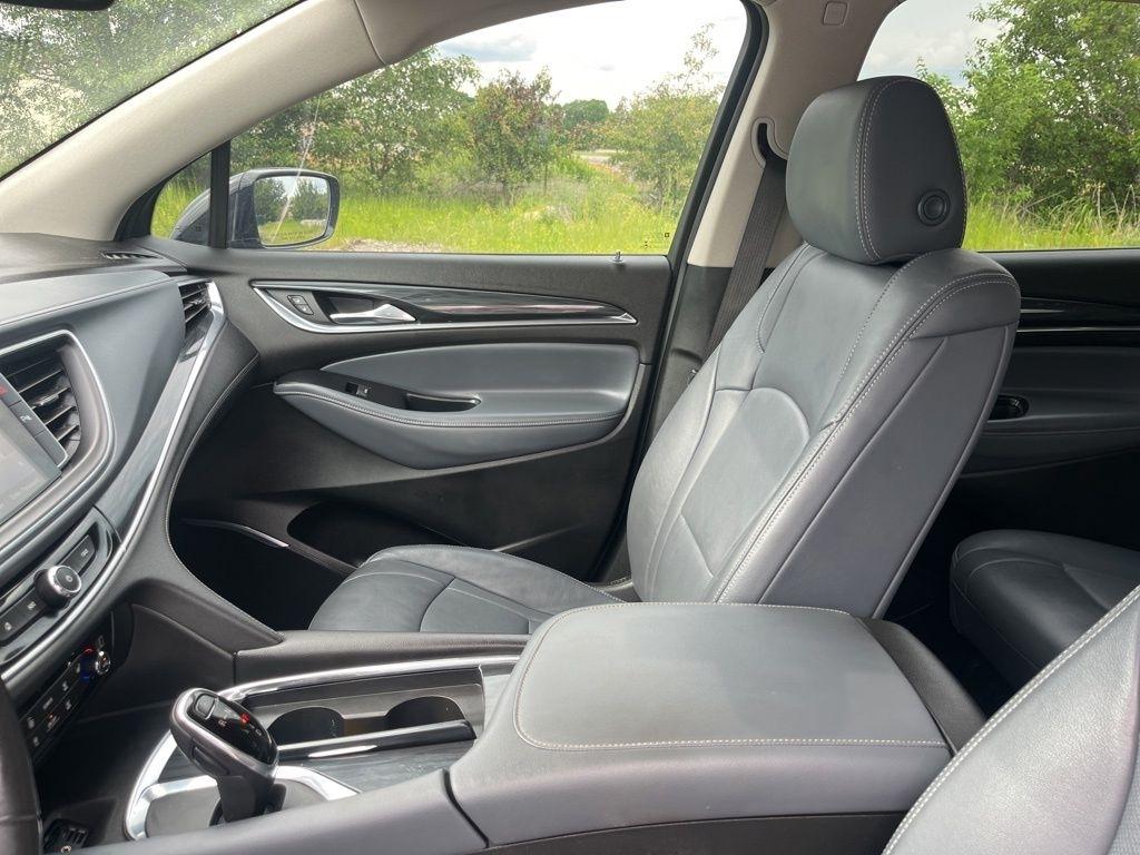 Buick Enclave  2020
