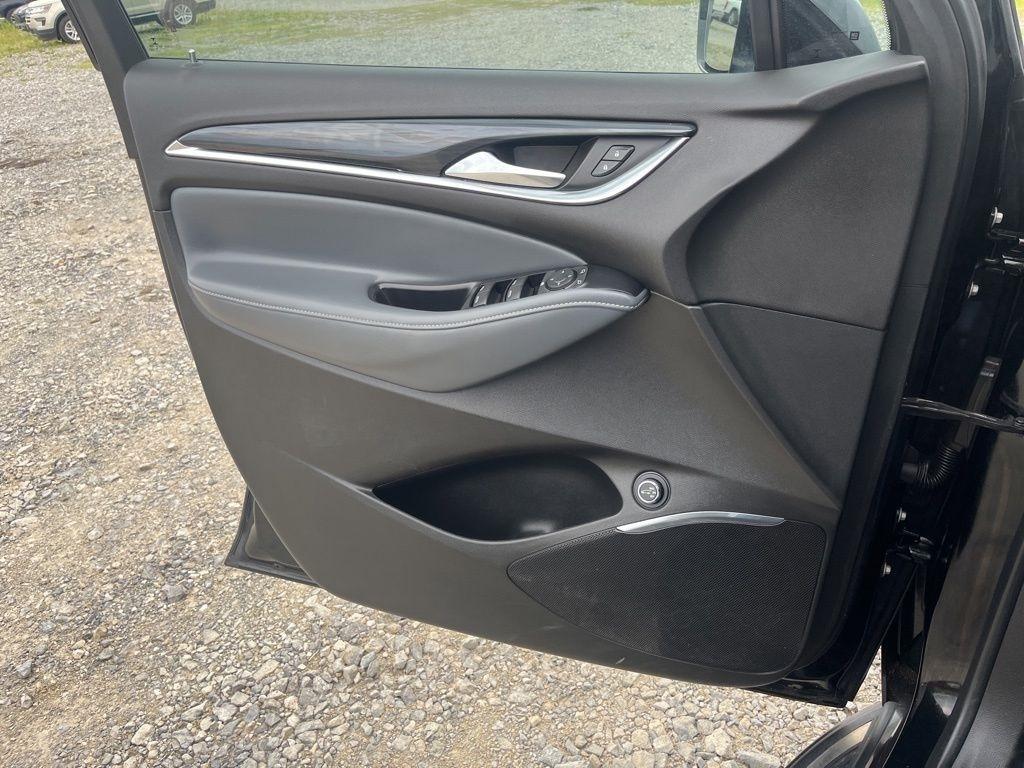 Buick Enclave  2020