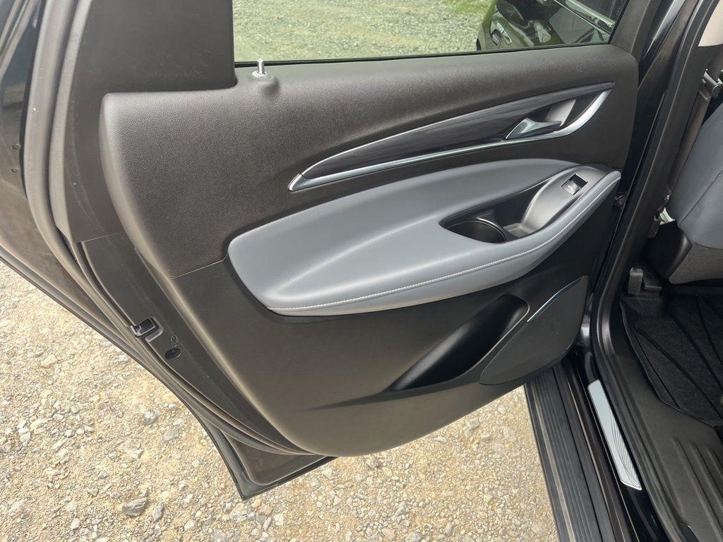 Buick Enclave  2020