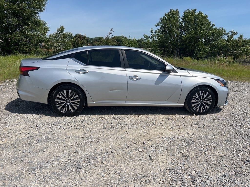 Nissan Altima  2023