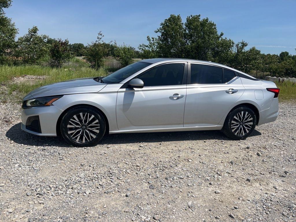 Nissan Altima  2023